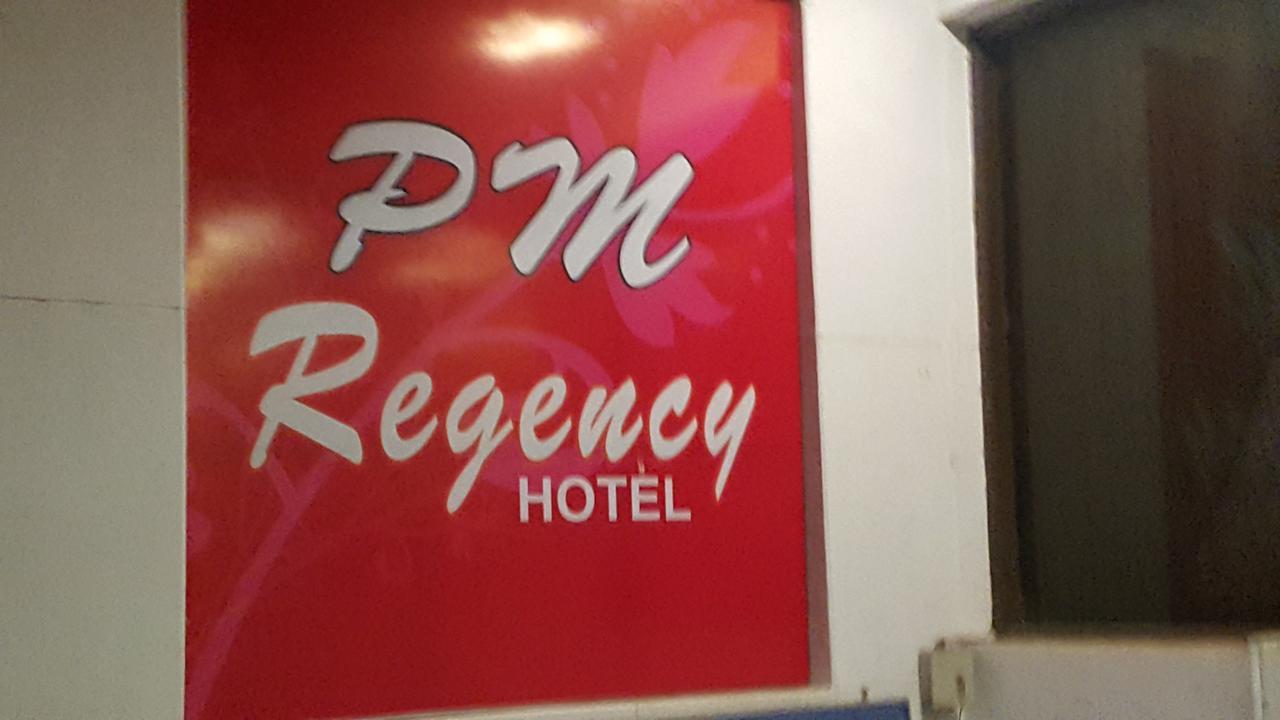 P M Regency Hotel Vadódara Exteriér fotografie